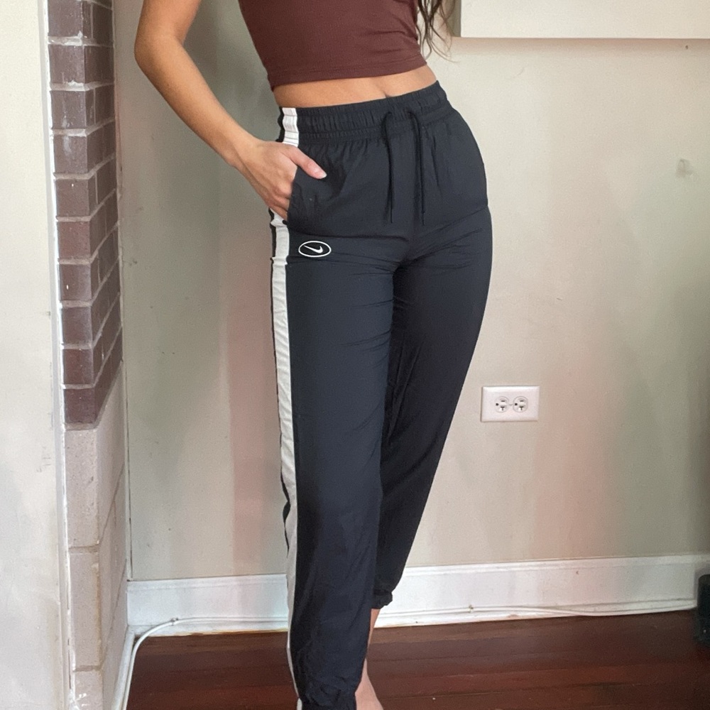 Nike Track Pants Winbreaker Parachute Pants
